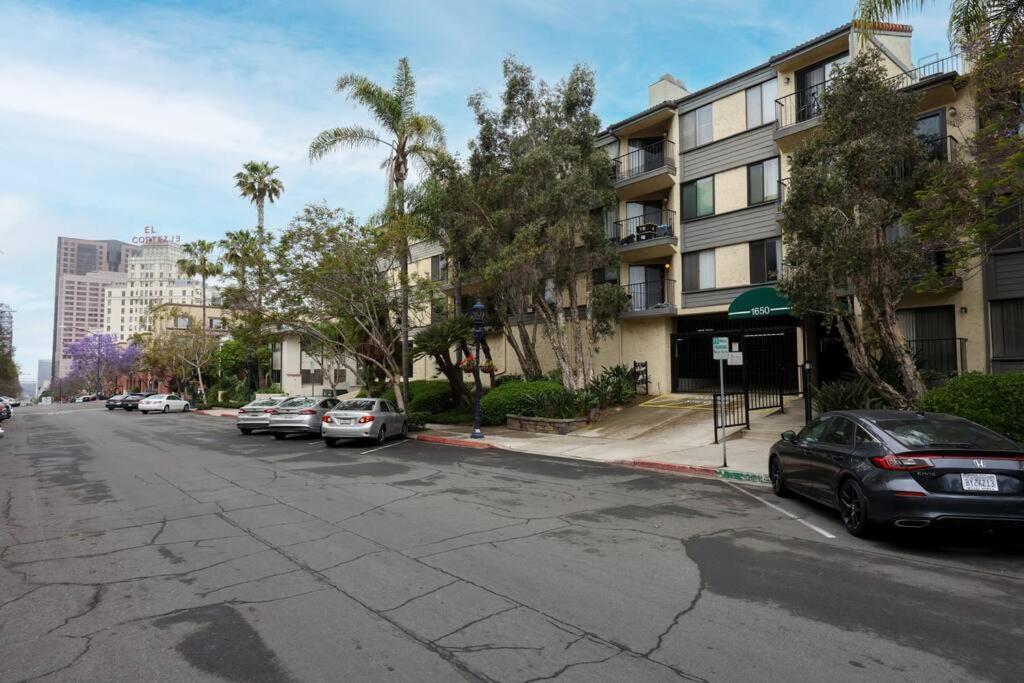 Chic Condo Steps From Petco Park San Diego Exteriör bild