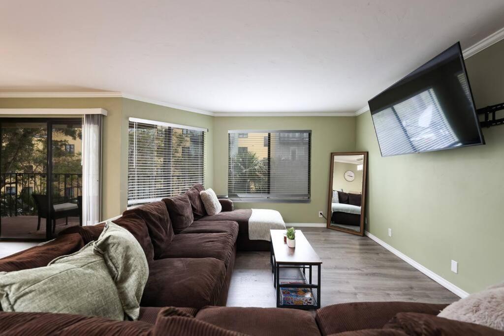Chic Condo Steps From Petco Park San Diego Exteriör bild