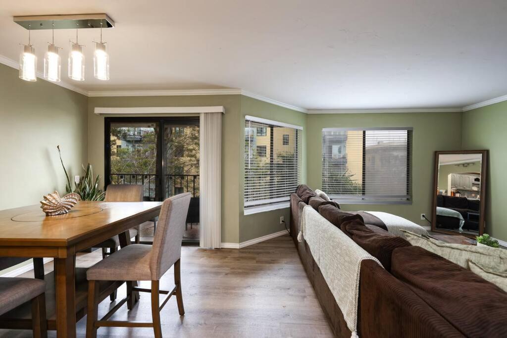 Chic Condo Steps From Petco Park San Diego Exteriör bild