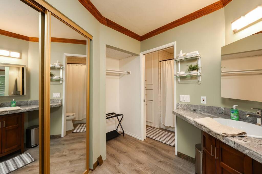 Chic Condo Steps From Petco Park San Diego Exteriör bild