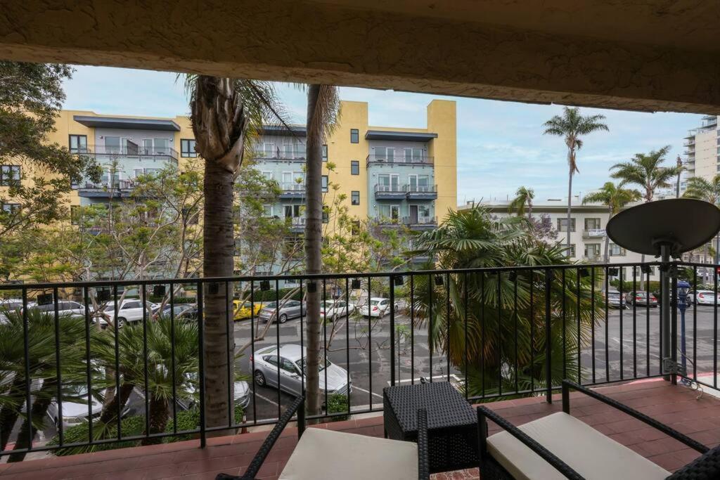 Chic Condo Steps From Petco Park San Diego Exteriör bild