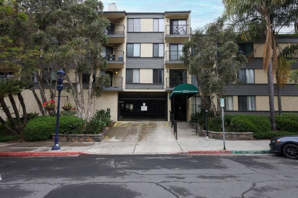 Chic Condo Steps From Petco Park San Diego Exteriör bild